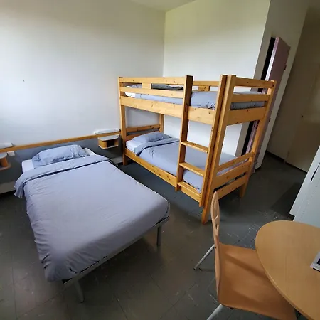 Хостел Hi 2 Rives Страсбург