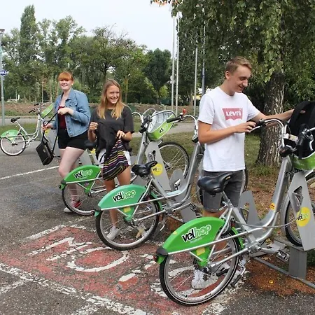 Хостел Hi 2 Rives